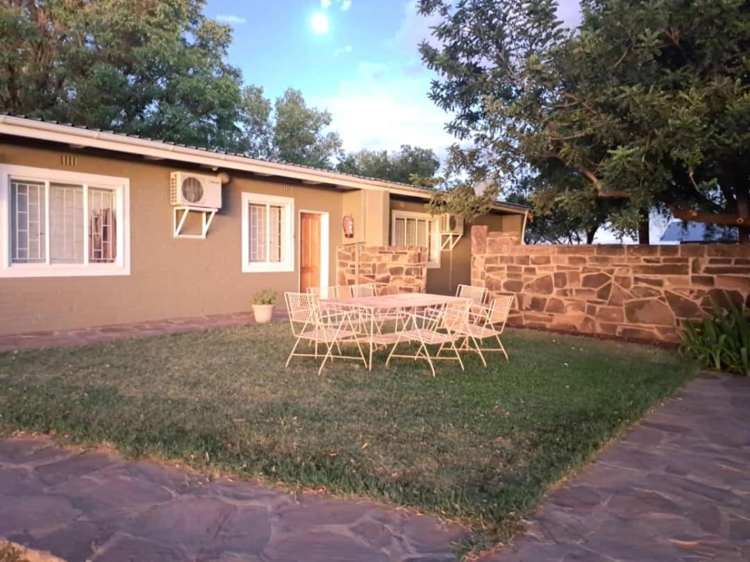 Koha Guesthouse Mariental Exterior photo